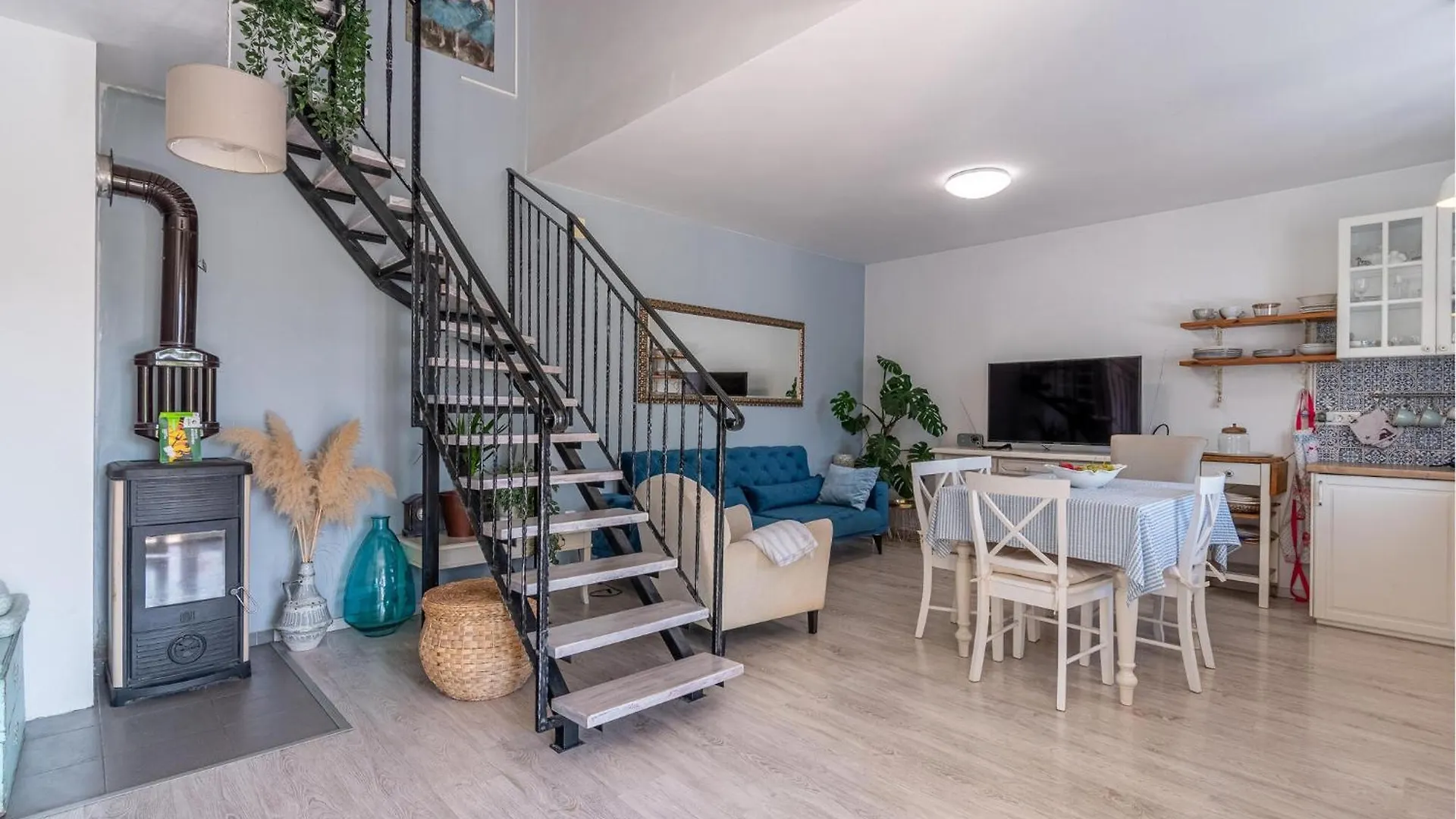 Lovely Home In Krsan With Kitchen 0*,